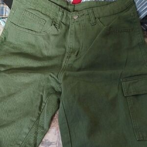 SHEIN Green Cargo Shorts for Men
